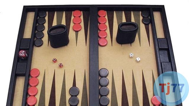 game cờ Backgammon hay còn gọi cờ tào cáo