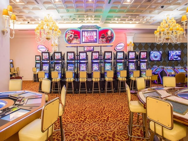 Casino Royal International gaming clubc