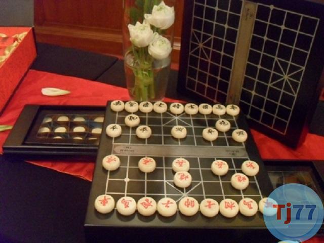 mở cờ phá phi tượng