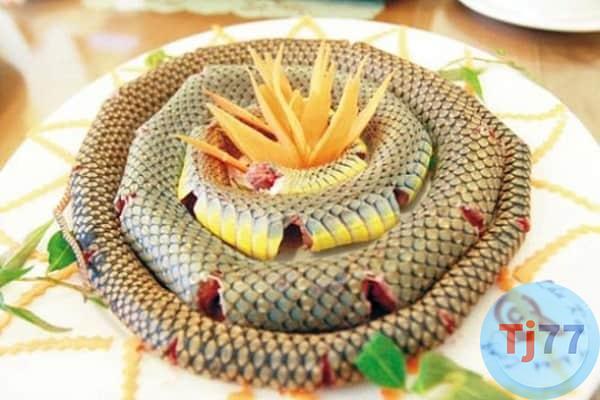 Mơ thấy ăn món thịt rắn